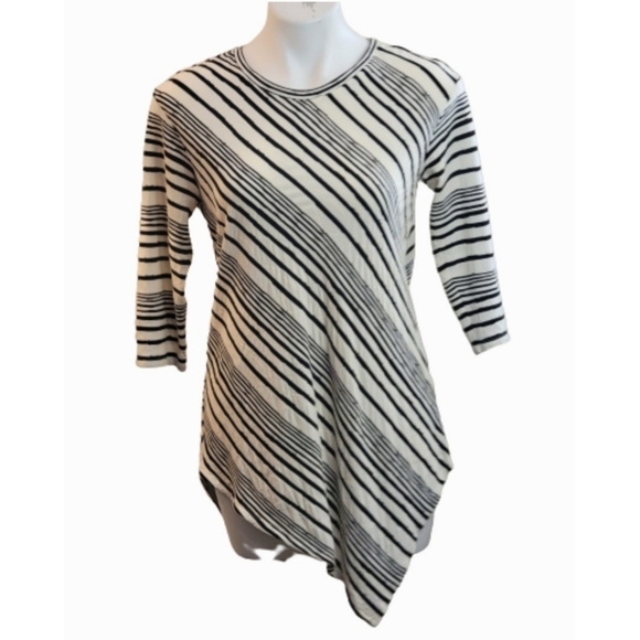 Two by Vince Camuto Assymetrical striped Tunic top Black & White Size S - Picture 3 of 9